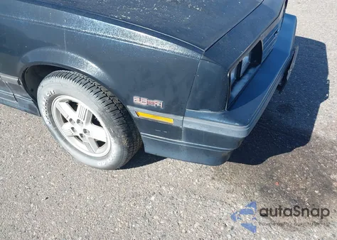 1987 Chevrolet Cavalier Z24 z USA, uszkodzony, nr VIN 1G1JF11W1H7227494